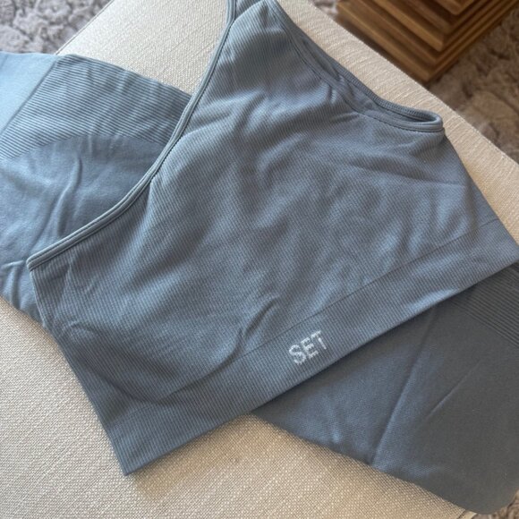 Activewear  set - Picture 2 of 2